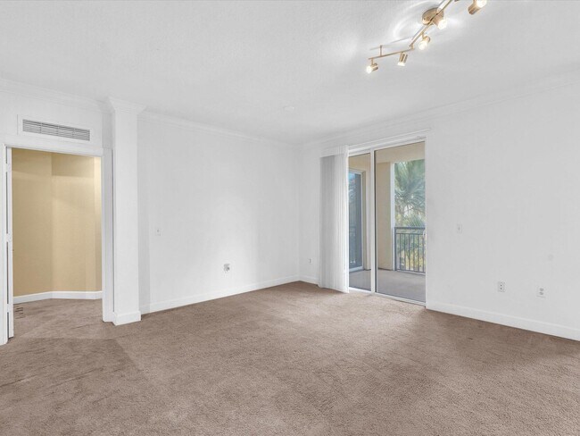 Building Photo - 4303 Renaissance Way