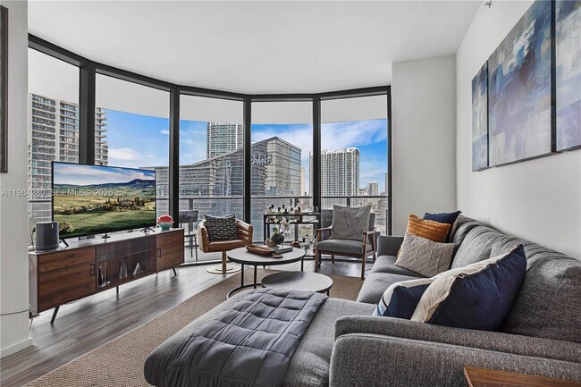 Building Photo - 801 S Miami Ave