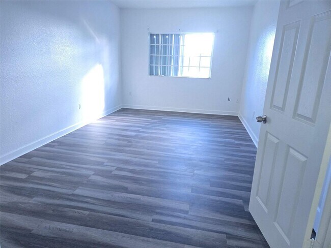 Building Photo - 3684 NW 29th Ct