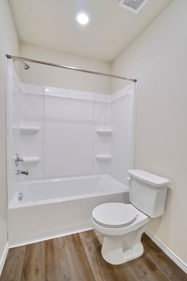Building Photo - Hunters Ranch Beauty! 3 Bedrooms 2 1/2 Bath Townhome