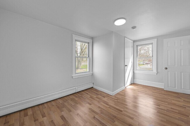 Building Photo - 520 Lincoln Ave