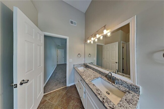 Building Photo - 652 Bramlett Way