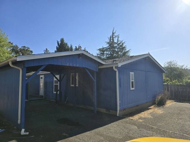 Building Photo - 2032 NE Klamath Ave