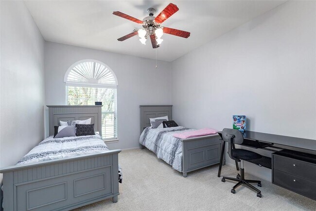 Building Photo - 13011 Far Point Manor Ct