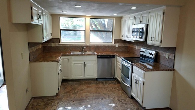 Building Photo - 5249 Nowata Rd
