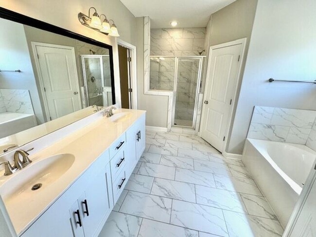Building Photo - Now Leasing a 5-bedroom 3 bath home in Hor...