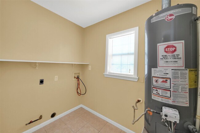 Building Photo - 10210 Moers Rd