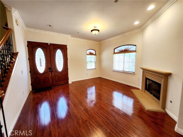 Building Photo - 1016 W Huntington Dr