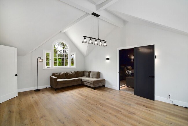 Building Photo - 28845 Countryside Dr