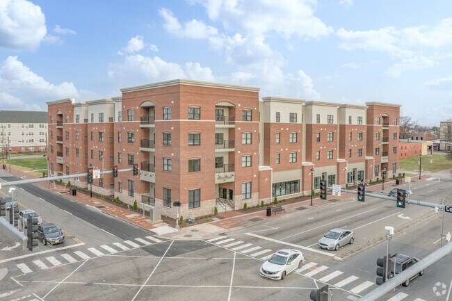 Building Photo - Holley Pointe