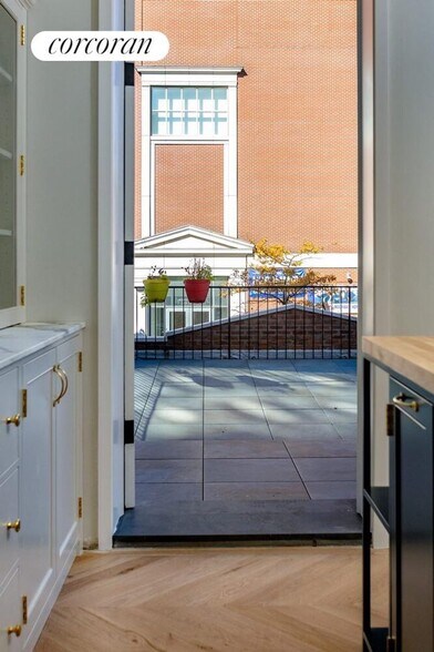 Building Photo - 1450 Pacific St