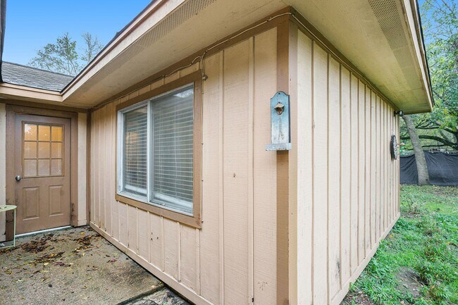 Building Photo - 17306 Fife Ln