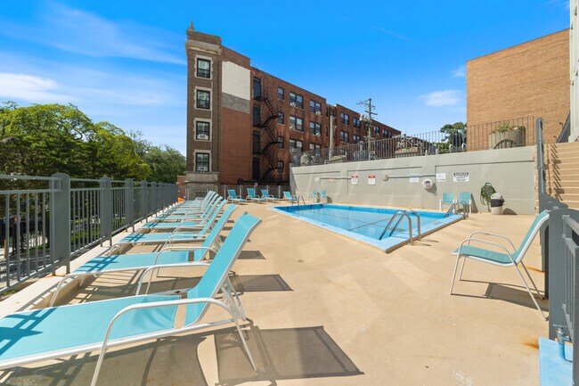 Building Photo - 345 W Fullerton Pkwy