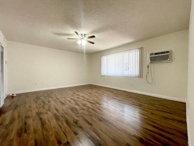 Interior Photo - sep6546