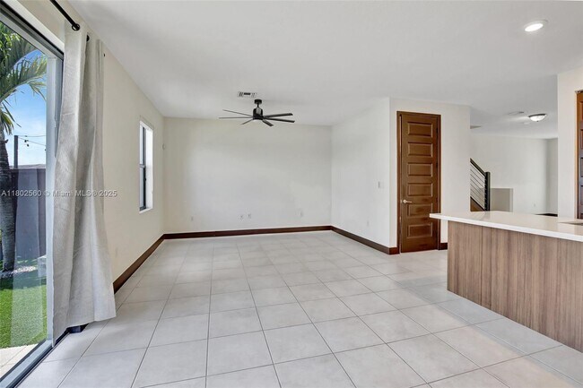 Building Photo - 16011 NW 91st Ct