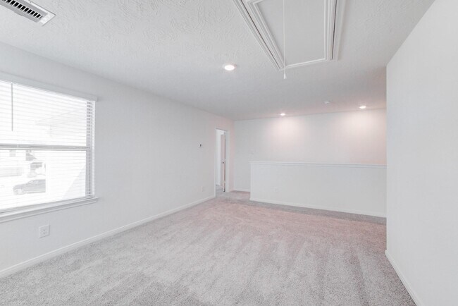 Building Photo - 9307 Central Pl