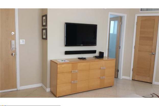 Building Photo - 1320 Miami Rd