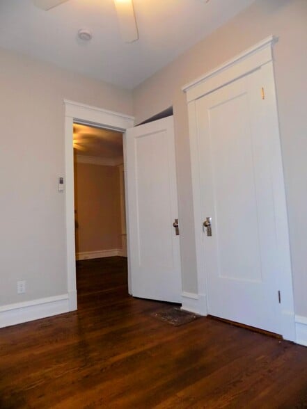 Building Photo - 434 N Pine Ave