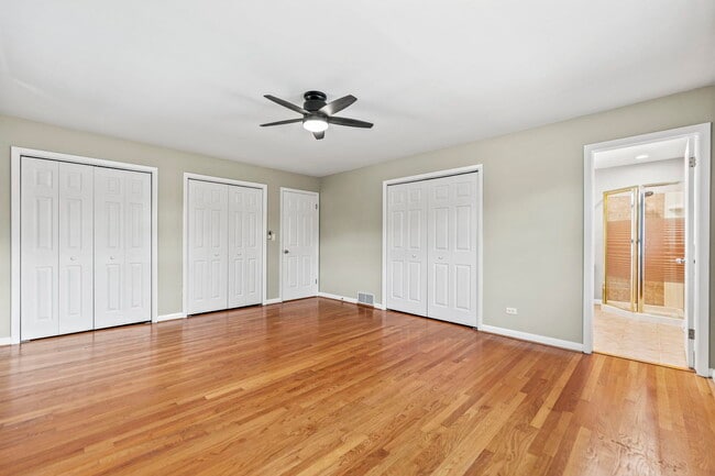 Building Photo - 1105 E Alder Ln