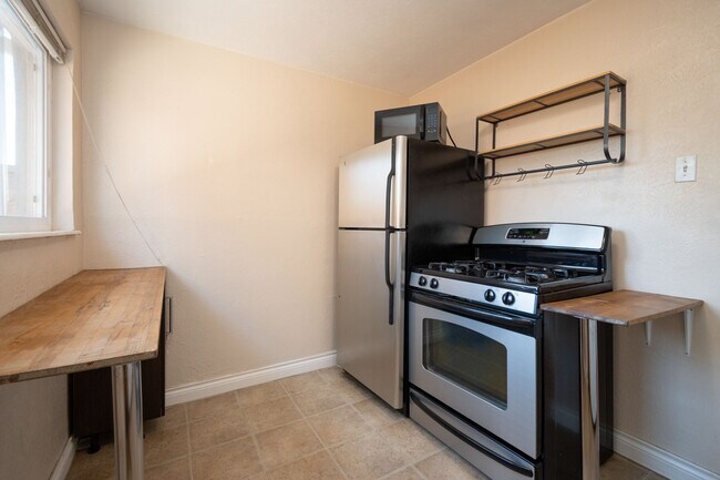 Kitchen - 1959 Oswego St