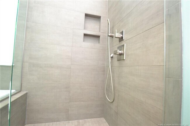 Building Photo - 6524 Englehardt Dr