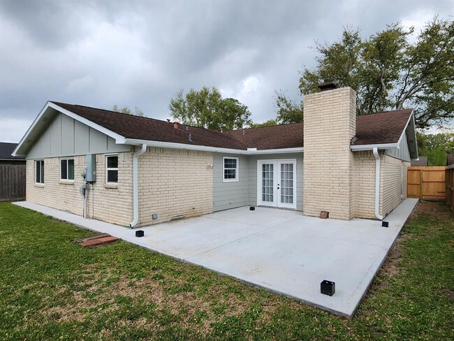 Building Photo - 2123 Quail Valley E Dr
