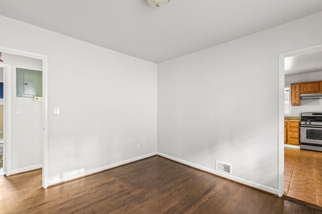 Building Photo - 2788 Lancaster Dr