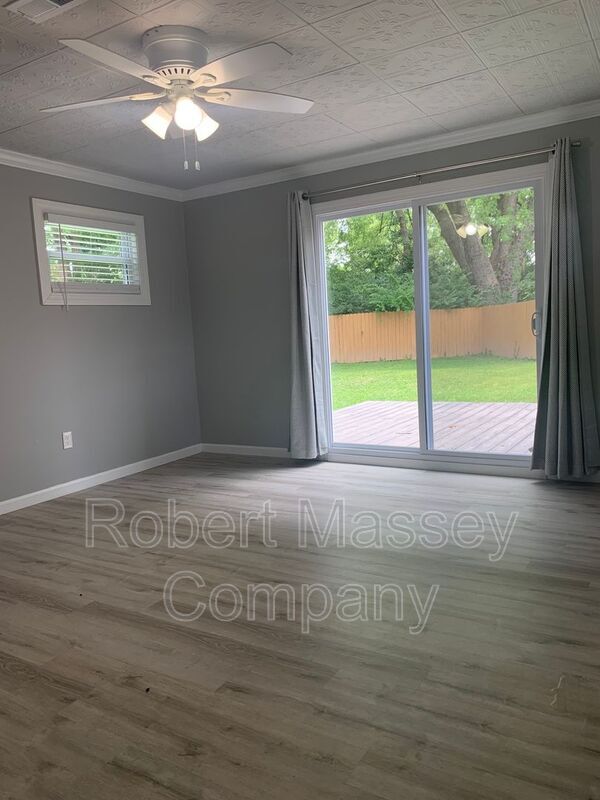 Building Photo - 2815 Joan Ave