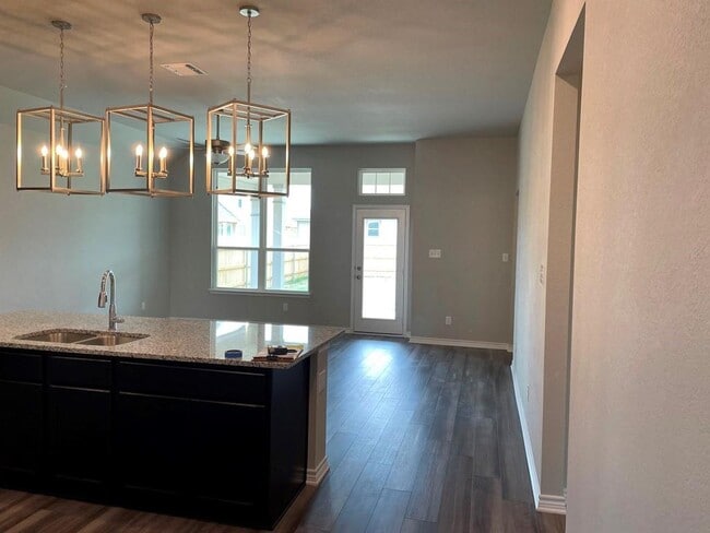 Building Photo - 7722 Merry Oaks Cv