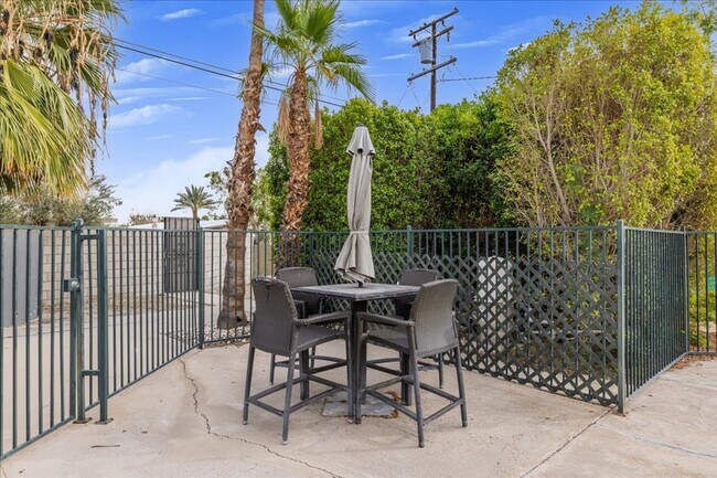 Building Photo - 3 Bed / 2 Bath Home with Two-Car Garage, Laundry and a Storage Shed/Work Space