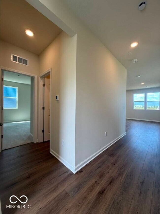 Building Photo - 3802 Sterling Dr