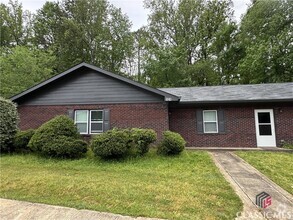Building Photo - 131 Michele Dr