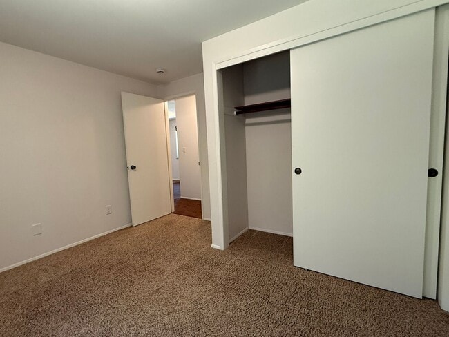 Building Photo - 2Bd/1.75Ba Issaquah Home
