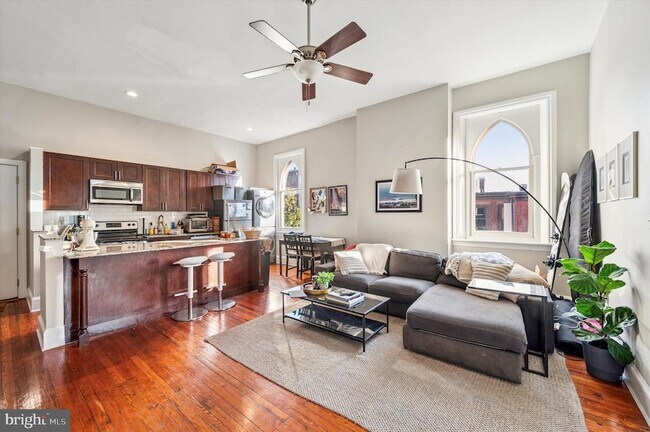 Building Photo - 265 S 22nd St