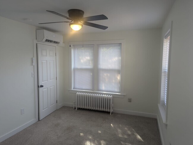 Building Photo - 712 Station Ave