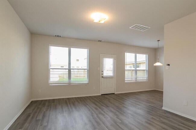 Building Photo - 150 Spring Meadows Cir