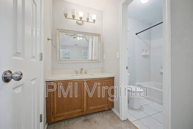 Building Photo - 1213 Ruxton Ct