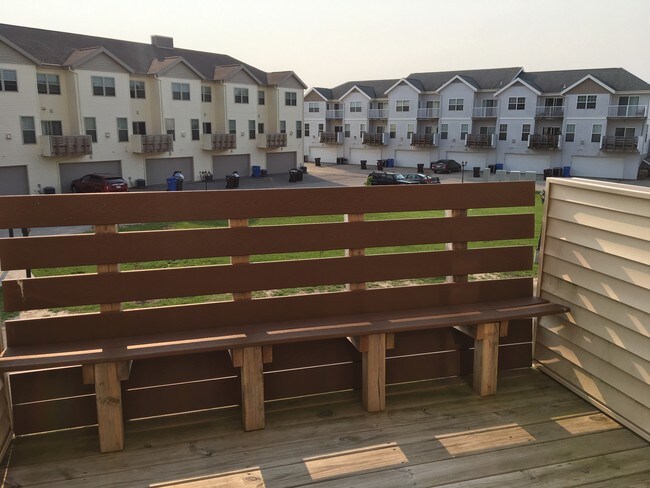 Building Photo - 749 Oregon Parks Ave