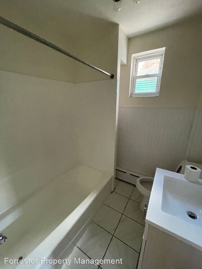 Building Photo - 3 br, 1.5 bath House - 2344 S. Woodstock St.