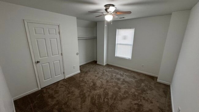 Building Photo - 3021 Chelsea Ave