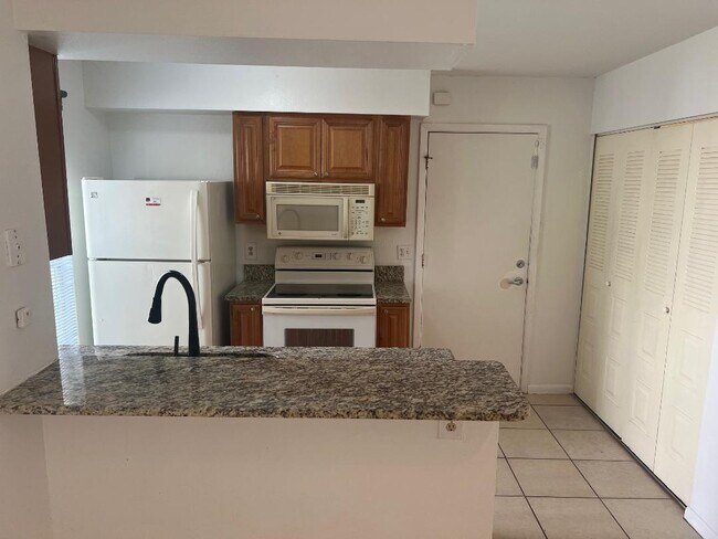 Building Photo - 12332 Villager Ct