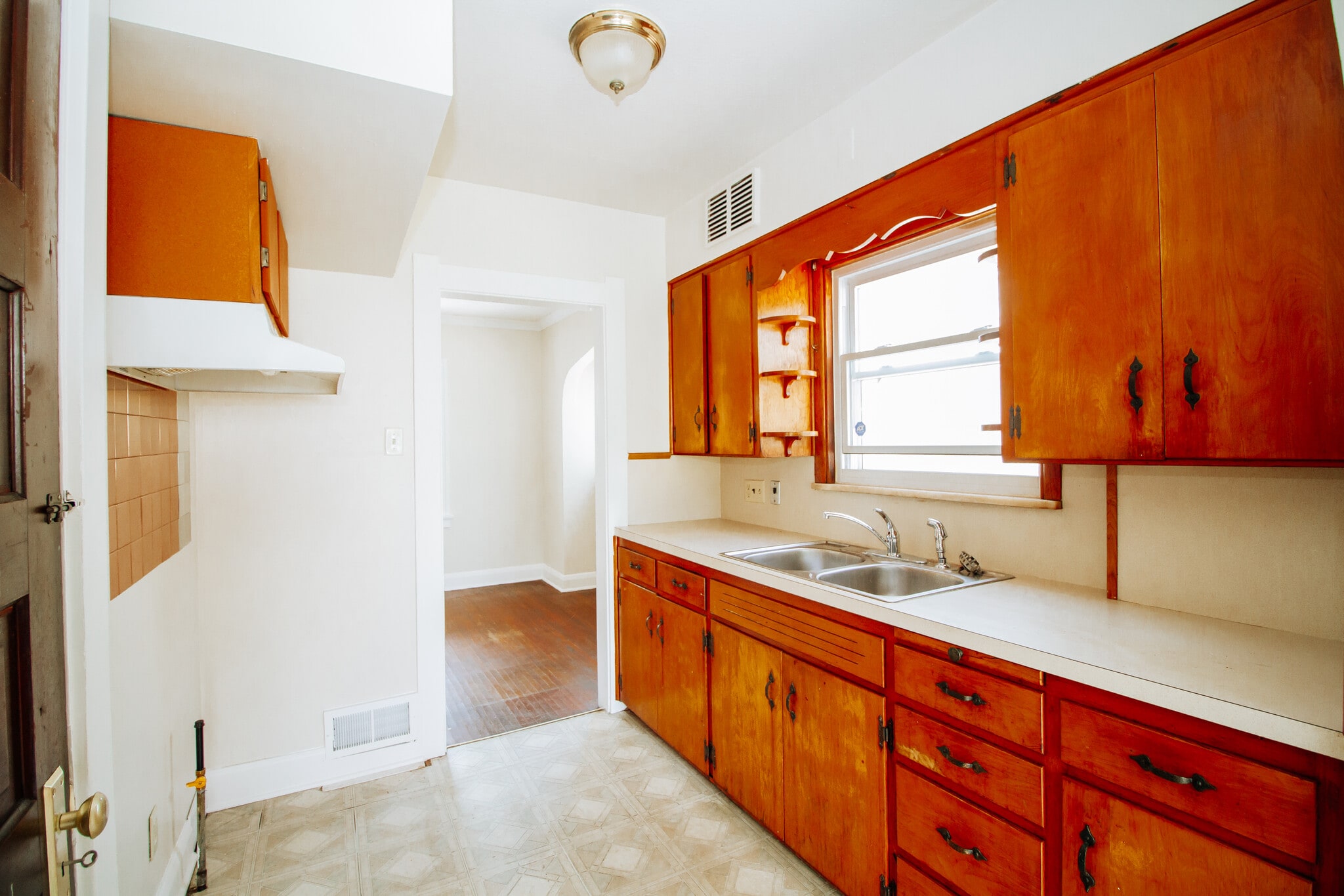 Building Photo - 3342 Jeannette Ave