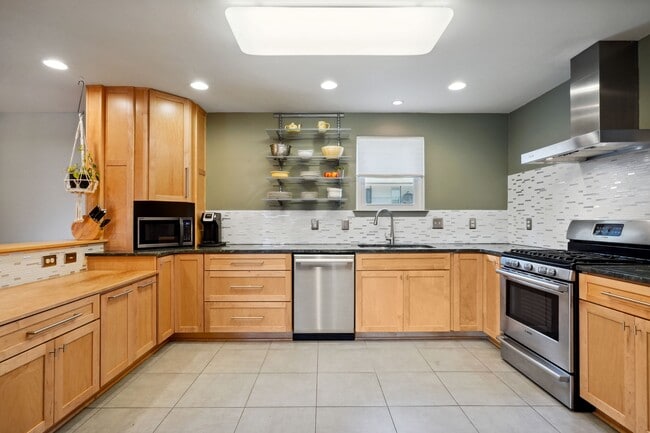 Building Photo - 1708 Taft Park
