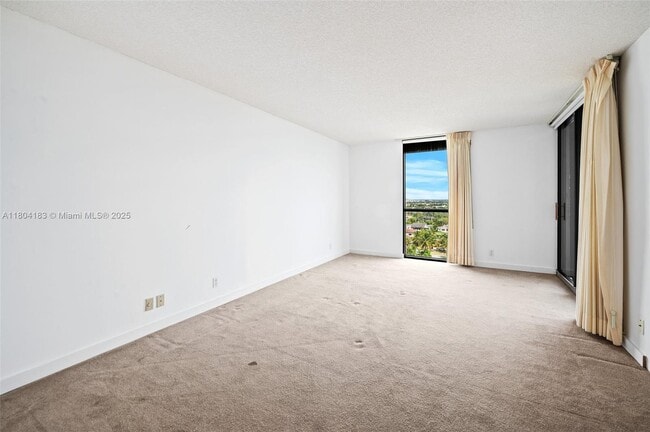 Building Photo - 3600 Yacht Club Dr