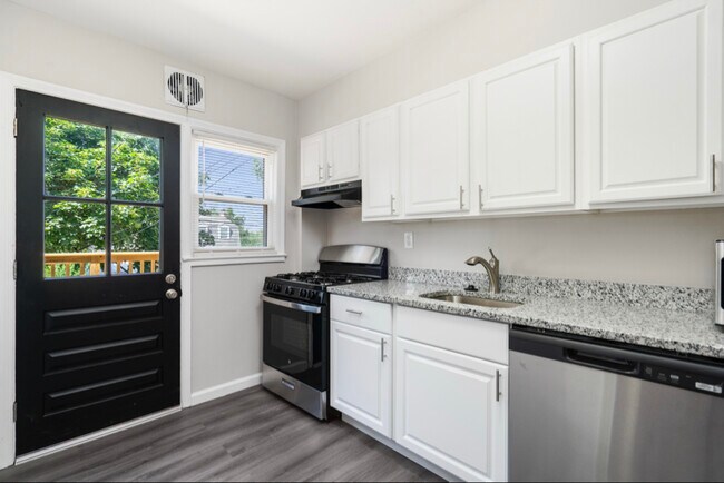 Building Photo - 1344 Walker Ave