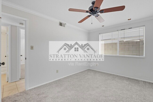 Building Photo - 4114 E Calle Redonda