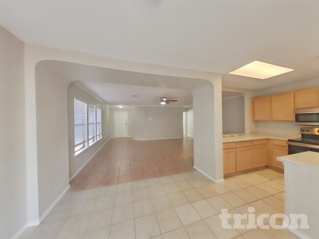 Building Photo - 7807 Encanto Vis Dr