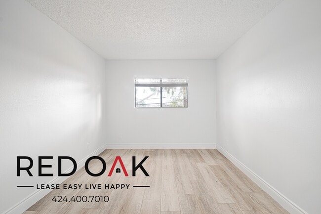 Building Photo - 706 McDonald Ave