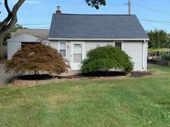 Looking at house from street - 9356 Lamont St