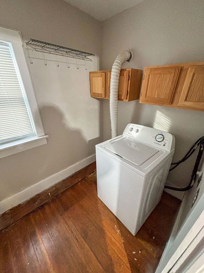 Building Photo - 2 Bedroom / 1 Bath Home off 15th and Martha with Off Street Parking!